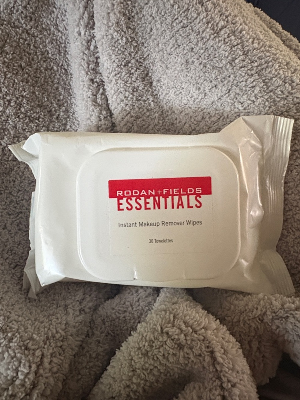 Rodan + Fields Essentials Makeup Remover Wipes - White Pack with Red Logo